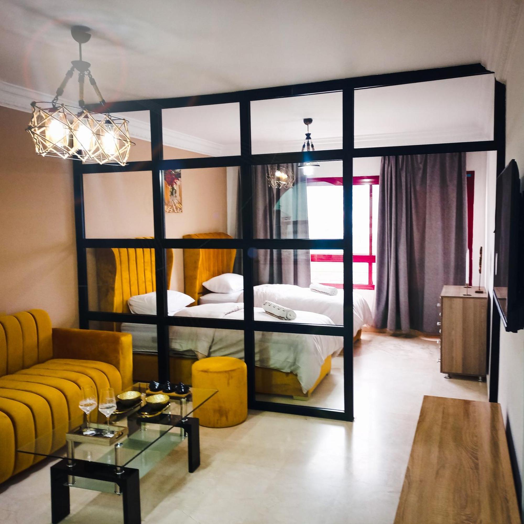 Nouveau Appartement Au Plein Centre Ville En Face Hilton & La Gare De Train Tgv M2 Tangier Exterior photo