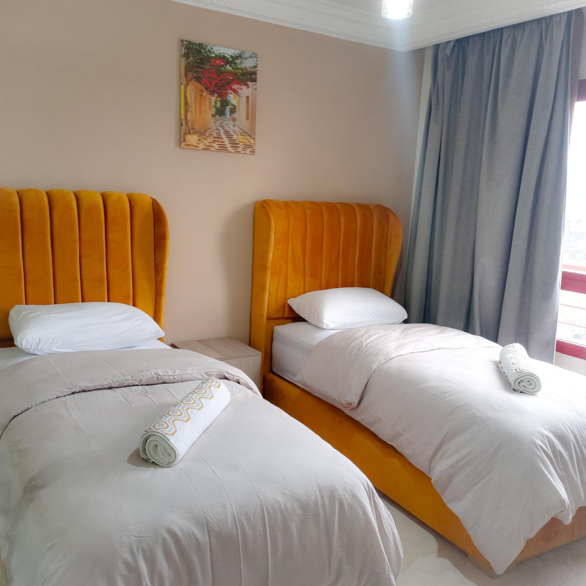 Nouveau Appartement Au Plein Centre Ville En Face Hilton & La Gare De Train Tgv M2 Tangier Exterior photo