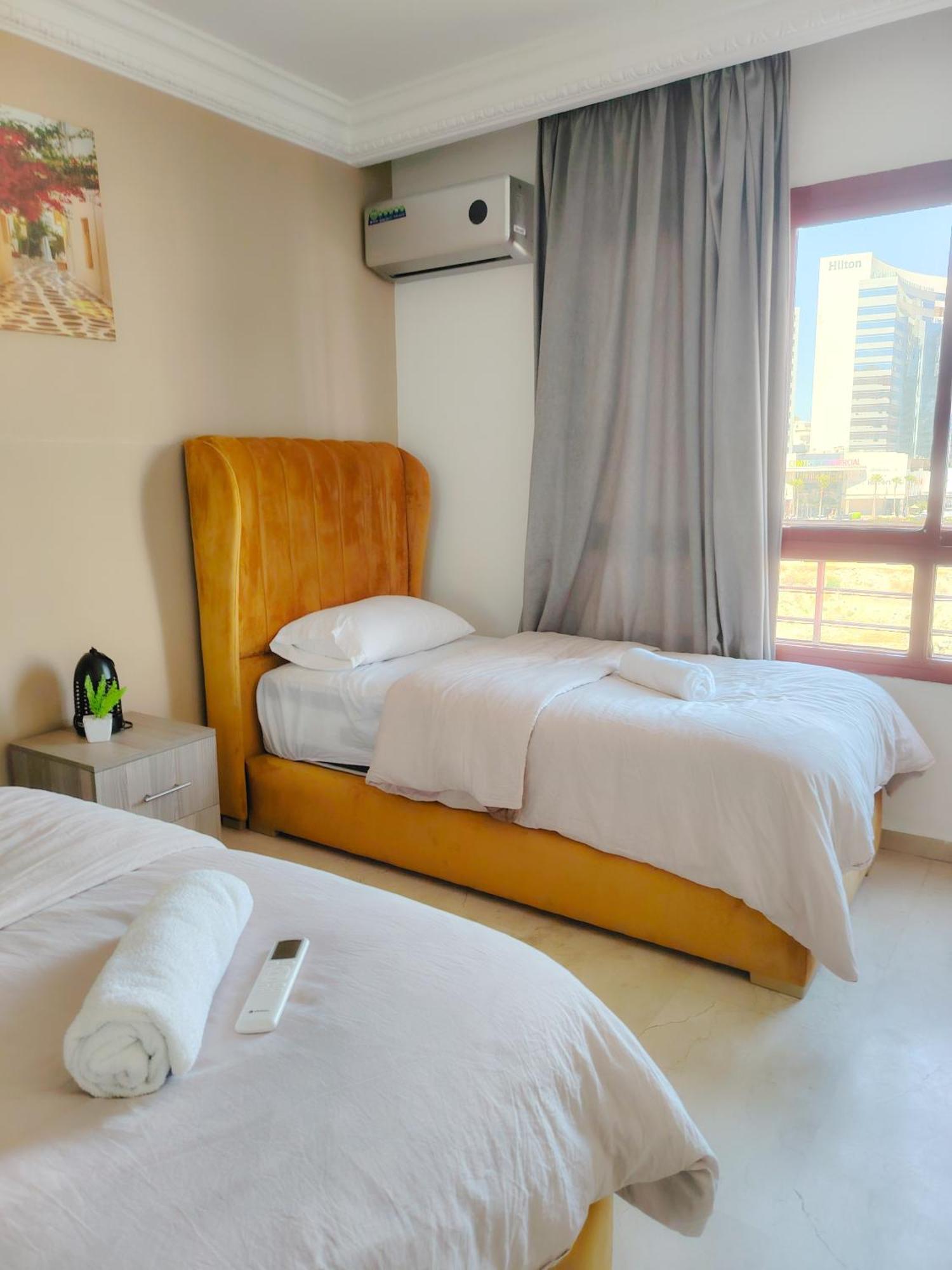 Nouveau Appartement Au Plein Centre Ville En Face Hilton & La Gare De Train Tgv M2 Tangier Exterior photo